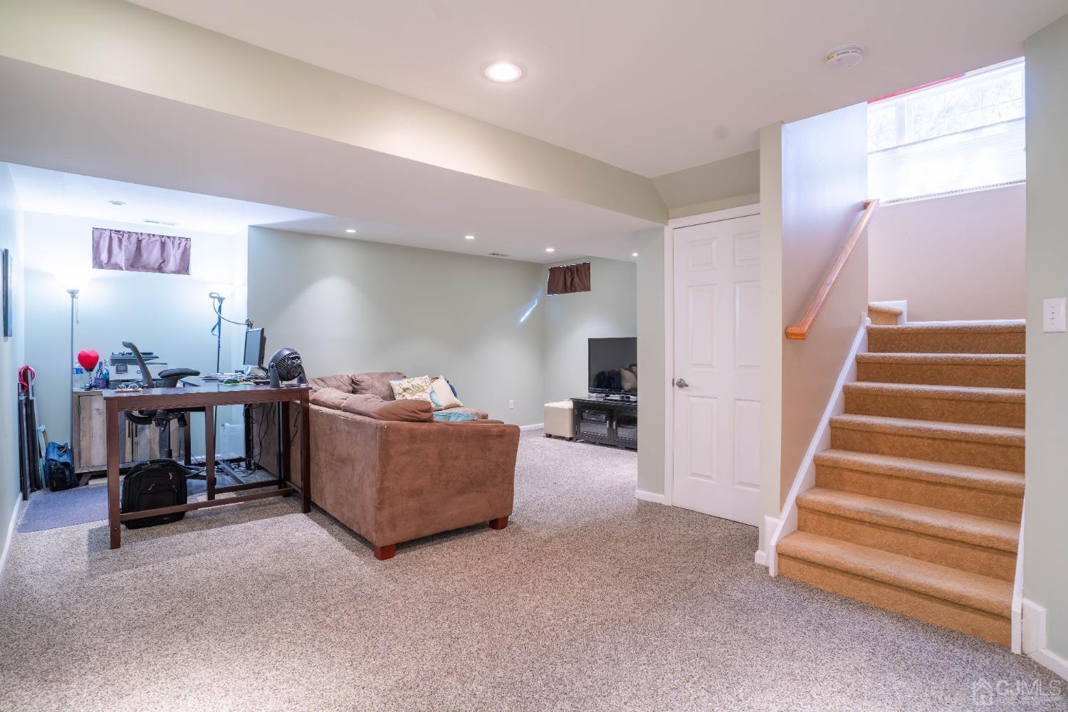 2 Donovan Road Pennington, NJ 08534 - Photo 24 of 33 Gallery Image 24