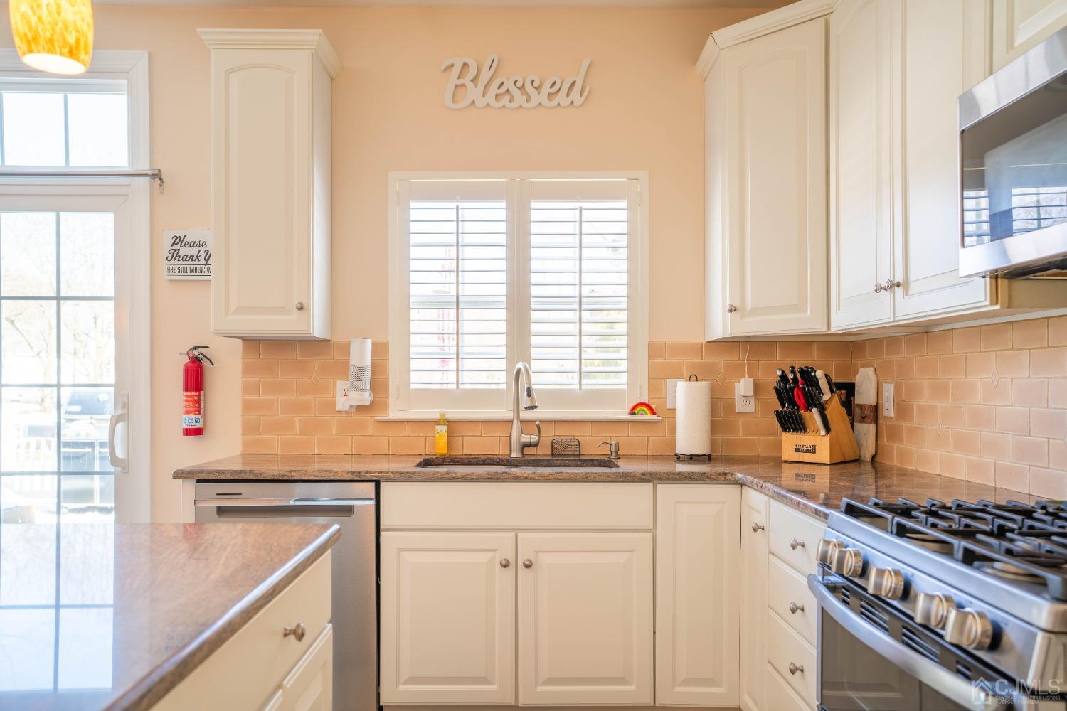 2 Donovan Road Pennington, NJ 08534 - Photo 10 of 33 Gallery Image 10