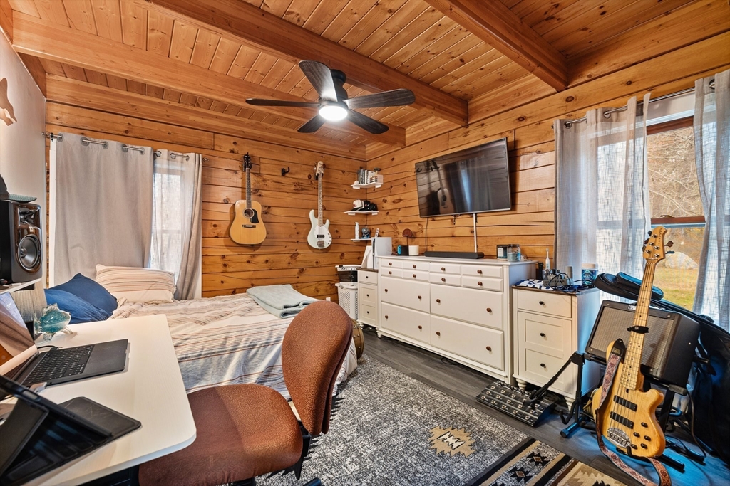 404 Rawson Street, Unit 404 Leicester, MA 01524 - Photo 9 of 13 a bedroom with furniture and a window