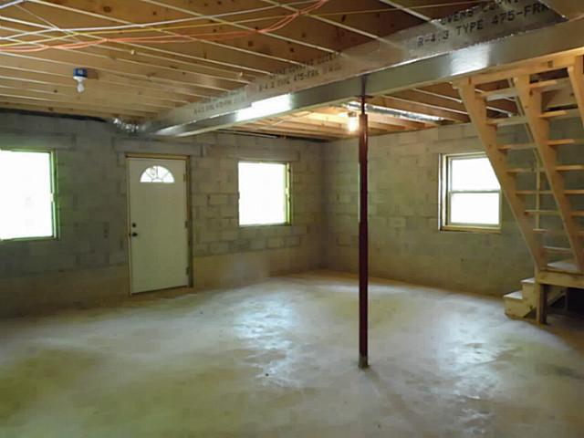 20386 Feathers Road Logan, OH 43138 - Photo 8 of 11 Gallery Image 8