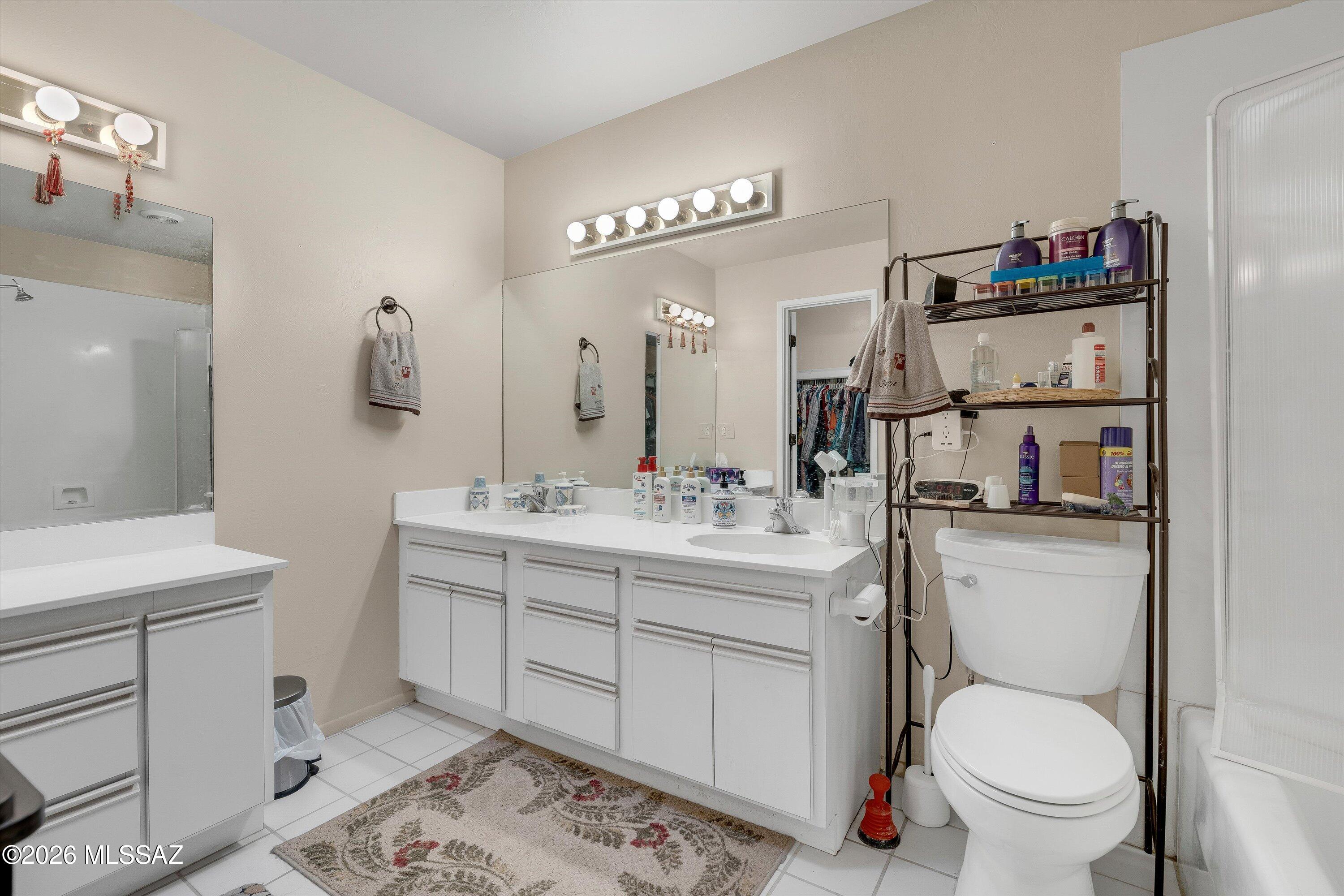 5200 North Tortolita Road Tucson, AZ 85745 - Photo 25 of 45 26-Primary Bathroom
