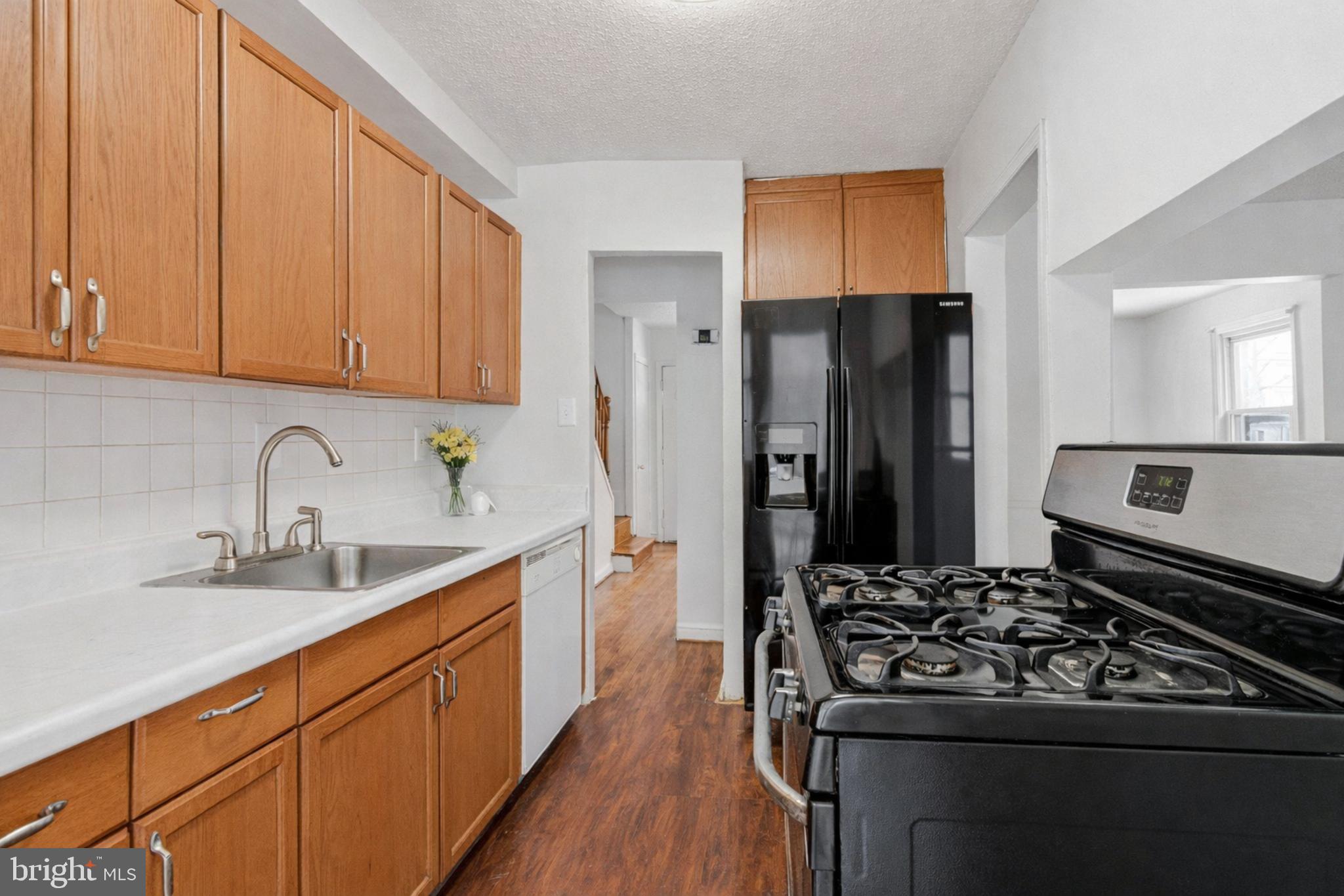 2205 Calvert Street Hyattsville, MD 20783 - Photo 2 of 12