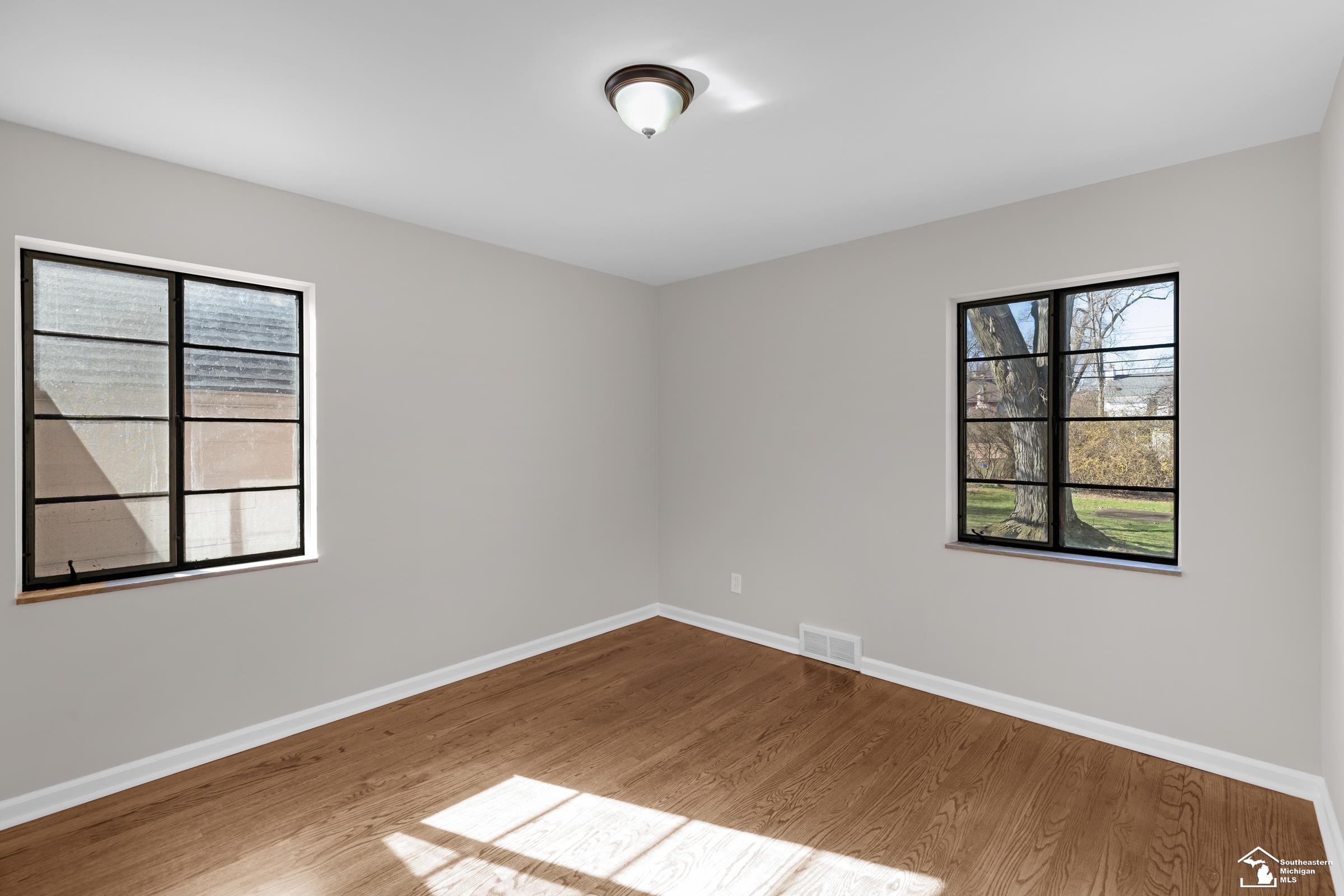 877 Fisher Road Grosse Pointe, MI 48230 - Photo 10 of 18 50136998-81fbe3c7-a4cc-45d5-8b30-1c9674dc3437.JPG