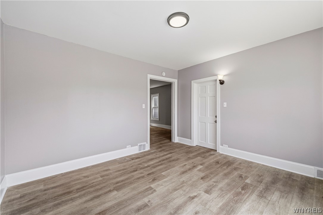 389 Military Road Buffalo, NY 14207 - Photo 4 of 31