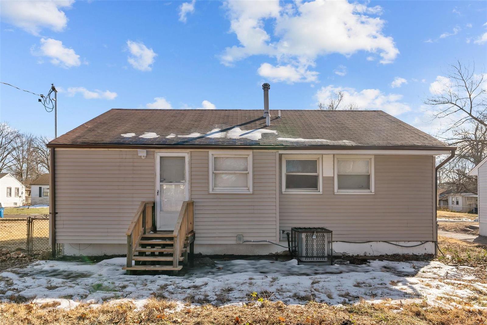 225 Tay Road St. Louis, MO 63137 - Photo 30 of 36
