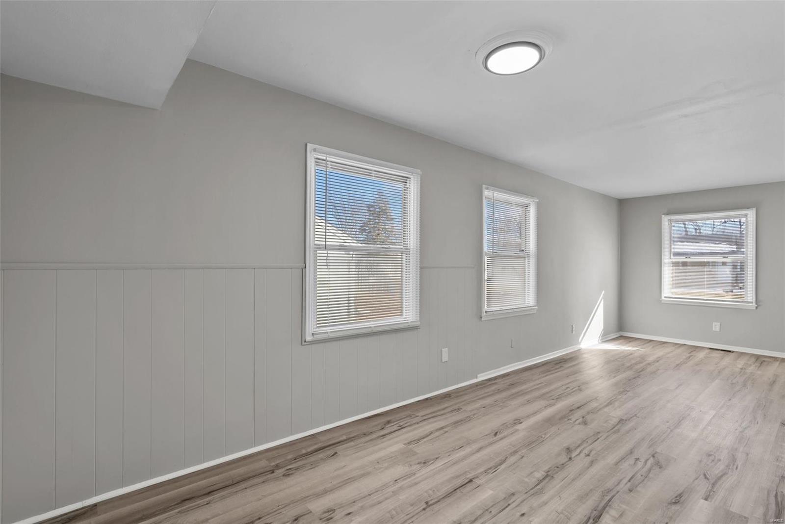 225 Tay Road St. Louis, MO 63137 - Photo 9 of 36
