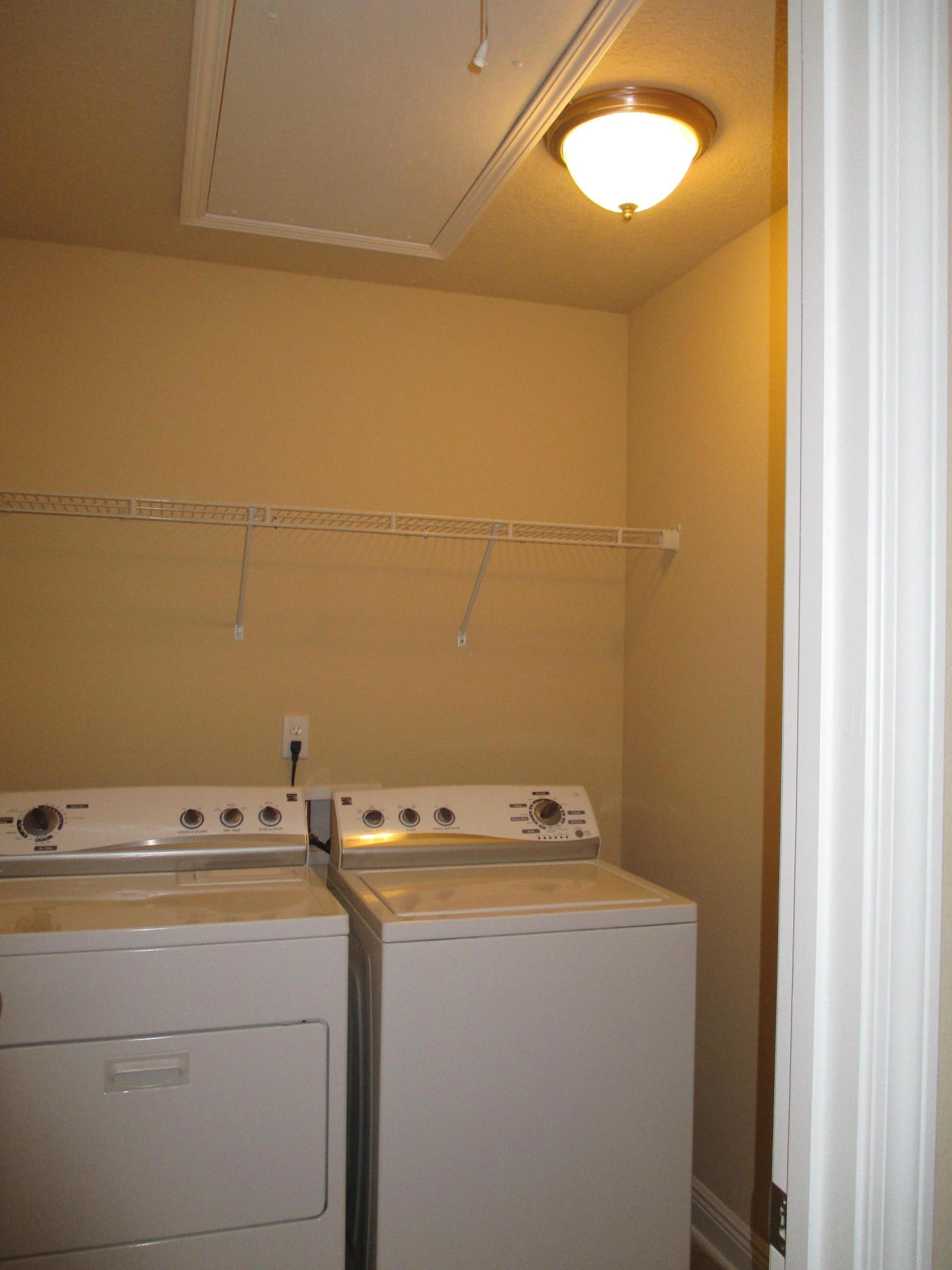 652 Red Fern Road Crestview, FL 32536 - Photo 19 of 32 a utility room with dryer and washer