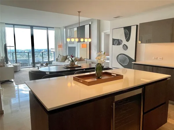 $7,500 | 88 Southwest 7th Street, Unit 2404, Miami, FL 33130