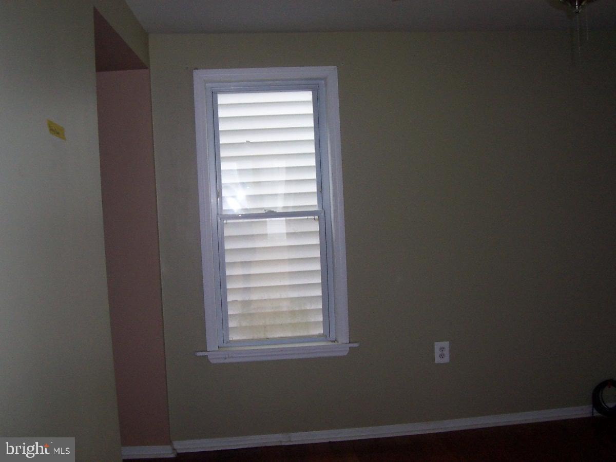 503 Myrtle Avenue Lindenwold, NJ 08021 - Photo 3 of 8 Livingroom 1