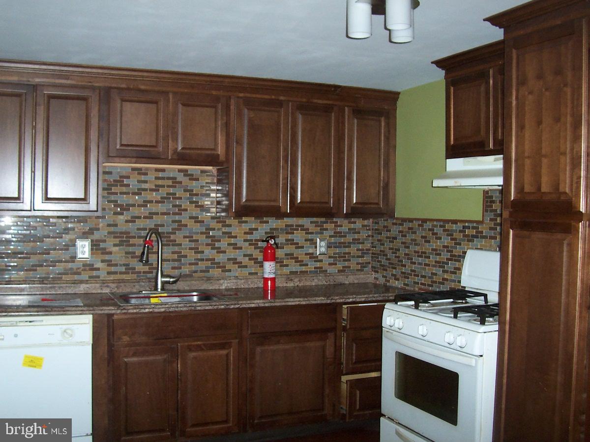503 Myrtle Avenue Lindenwold, NJ 08021 - Photo 5 of 8 Kitchen 1