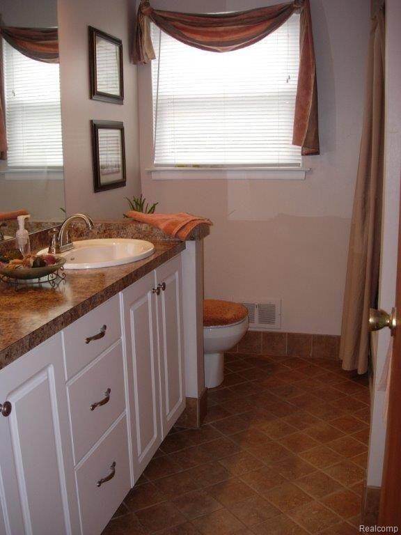 32305 Woody Road Fraser, MI 48026 - Photo 13 of 19 14.jpg