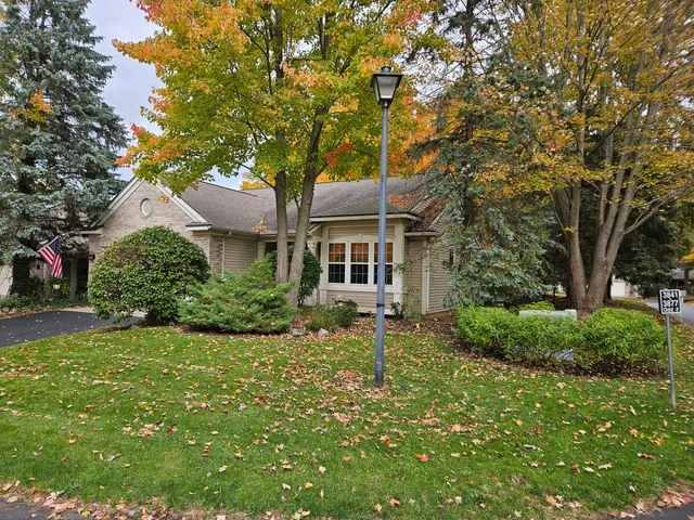 $2,350 | 3877 Old Elm Drive Southeast, Grand Rapids, MI 49512