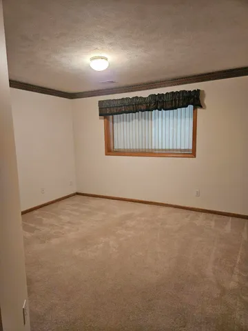 $2,350 | 3877 Old Elm Drive Southeast, Grand Rapids, MI 49512