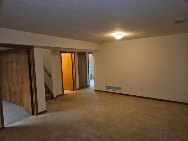 $2,300 | 3877 Old Elm Drive Southeast, Kentwood, MI 49512
