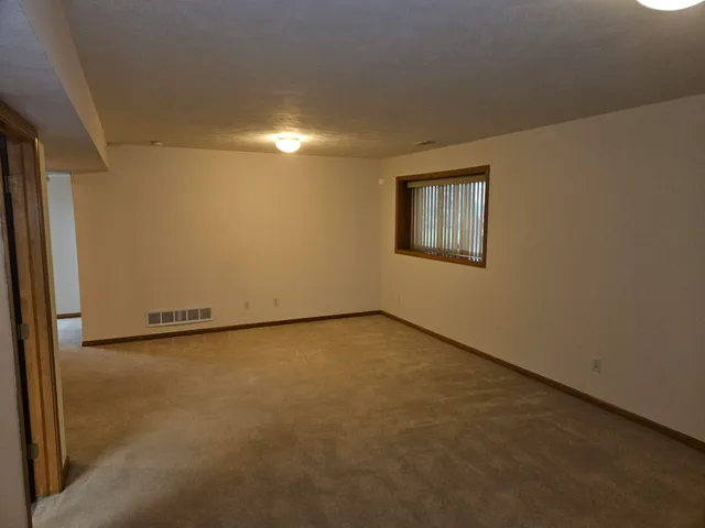 $2,350 | 3877 Old Elm Drive Southeast, Grand Rapids, MI 49512