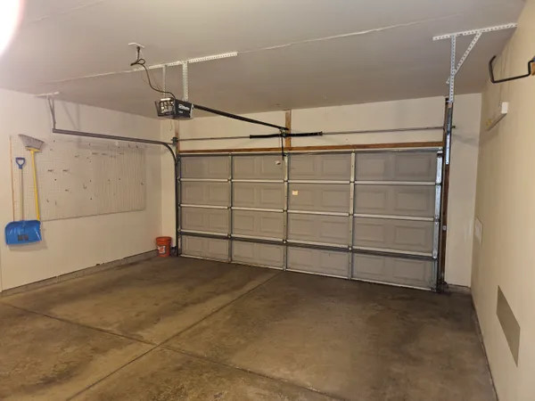 $2,300 | 3877 Old Elm Drive Southeast, Kentwood, MI 49512