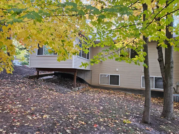 $2,300 | 3877 Old Elm Drive Southeast, Kentwood, MI 49512