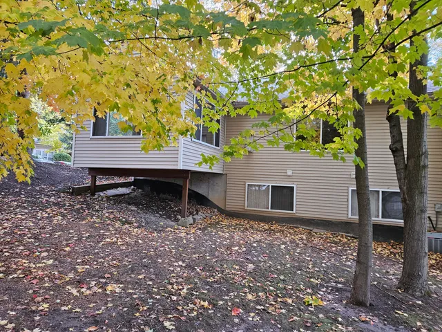 $2,350 | 3877 Old Elm Drive Southeast, Grand Rapids, MI 49512