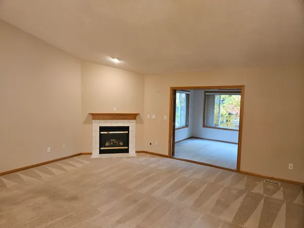 $2,300 | 3877 Old Elm Drive Southeast, Kentwood, MI 49512