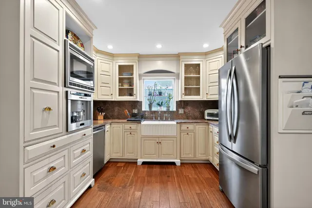 $525,000 | 526 East Main Street, Moorestown, NJ 08057