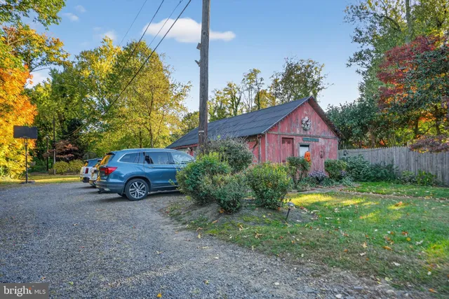 $525,000 | 526 East Main Street, Moorestown, NJ 08057