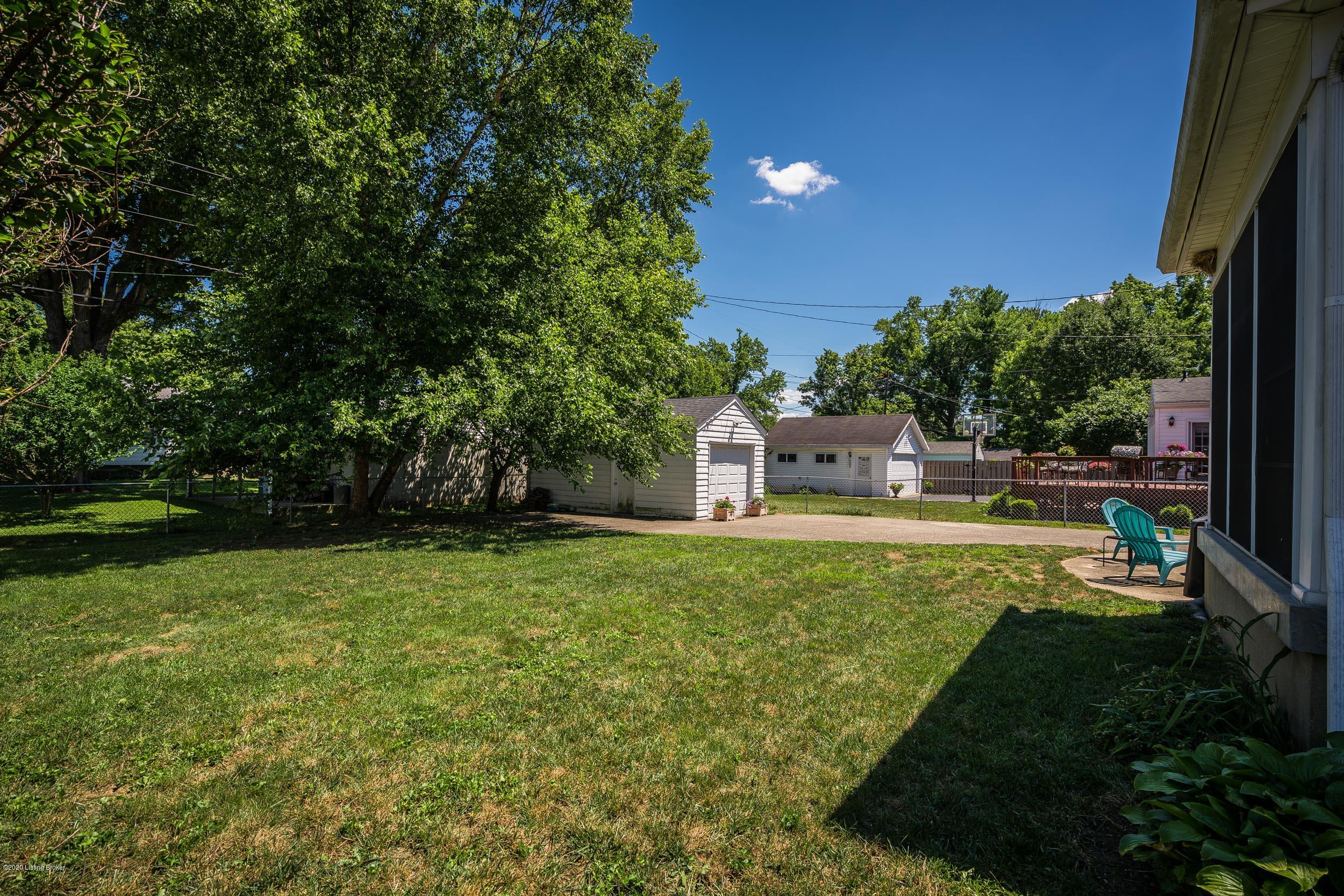 317 Tyne Road Louisville, KY 40207 - Photo 8 of 48 317 Tyne Rd-08