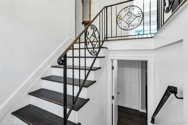 $1,128,000 | 15 Fairway Drive, Old Bethpage, NY 11804