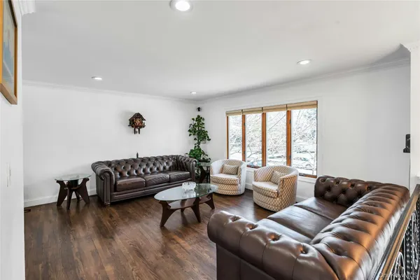 $1,128,000 | 15 Fairway Drive, Old Bethpage, NY 11804