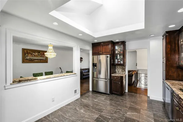 $1,128,000 | 15 Fairway Drive, Old Bethpage, NY 11804