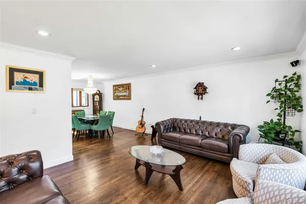 $1,128,000 | 15 Fairway Drive, Old Bethpage, NY 11804