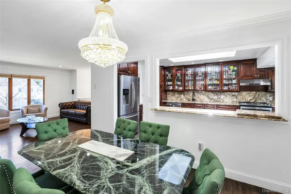 $1,128,000 | 15 Fairway Drive, Old Bethpage, NY 11804