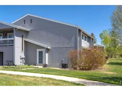 a front view of house with yard