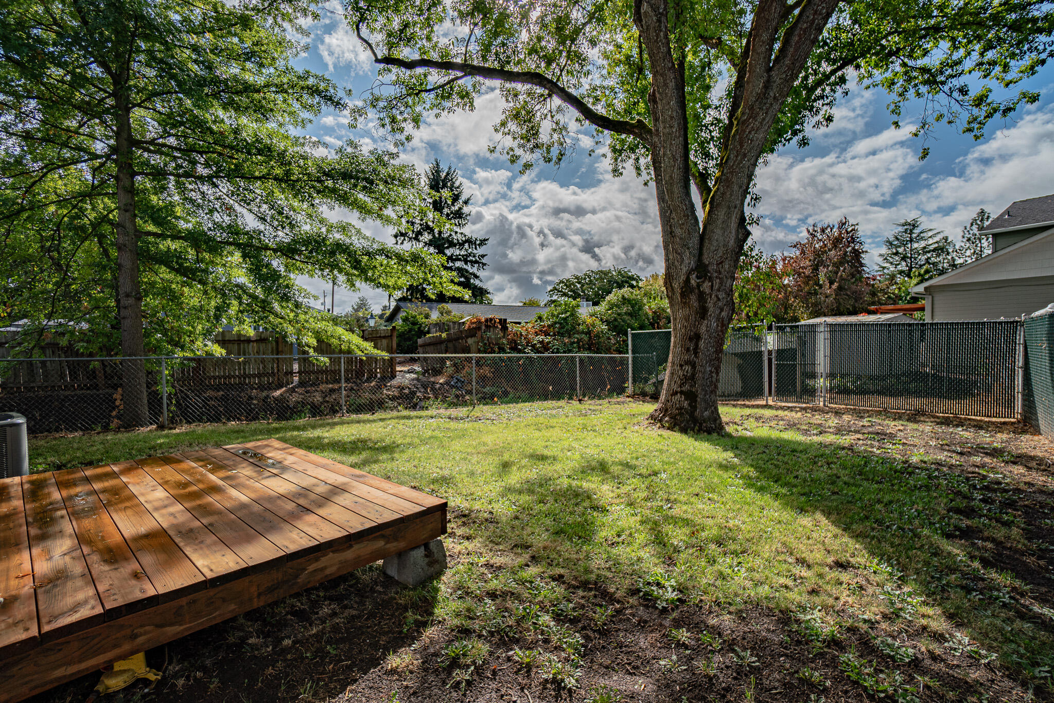 393 Elm Way Eagle Point, OR 97524 - Photo 21 of 24 21 Backyard