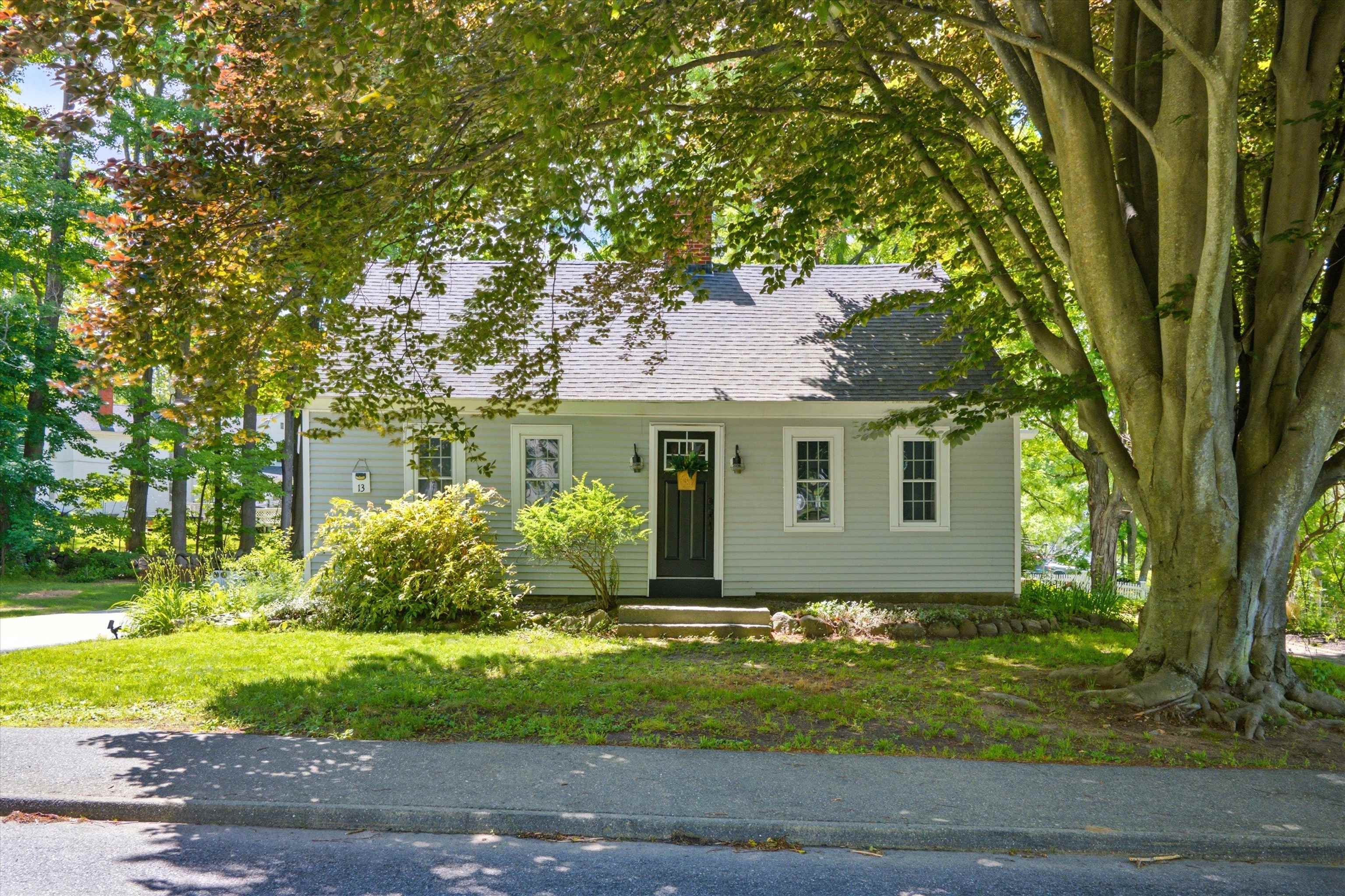 13 Nesmith Street Derry, NH 03038 - Photo 1 of 55