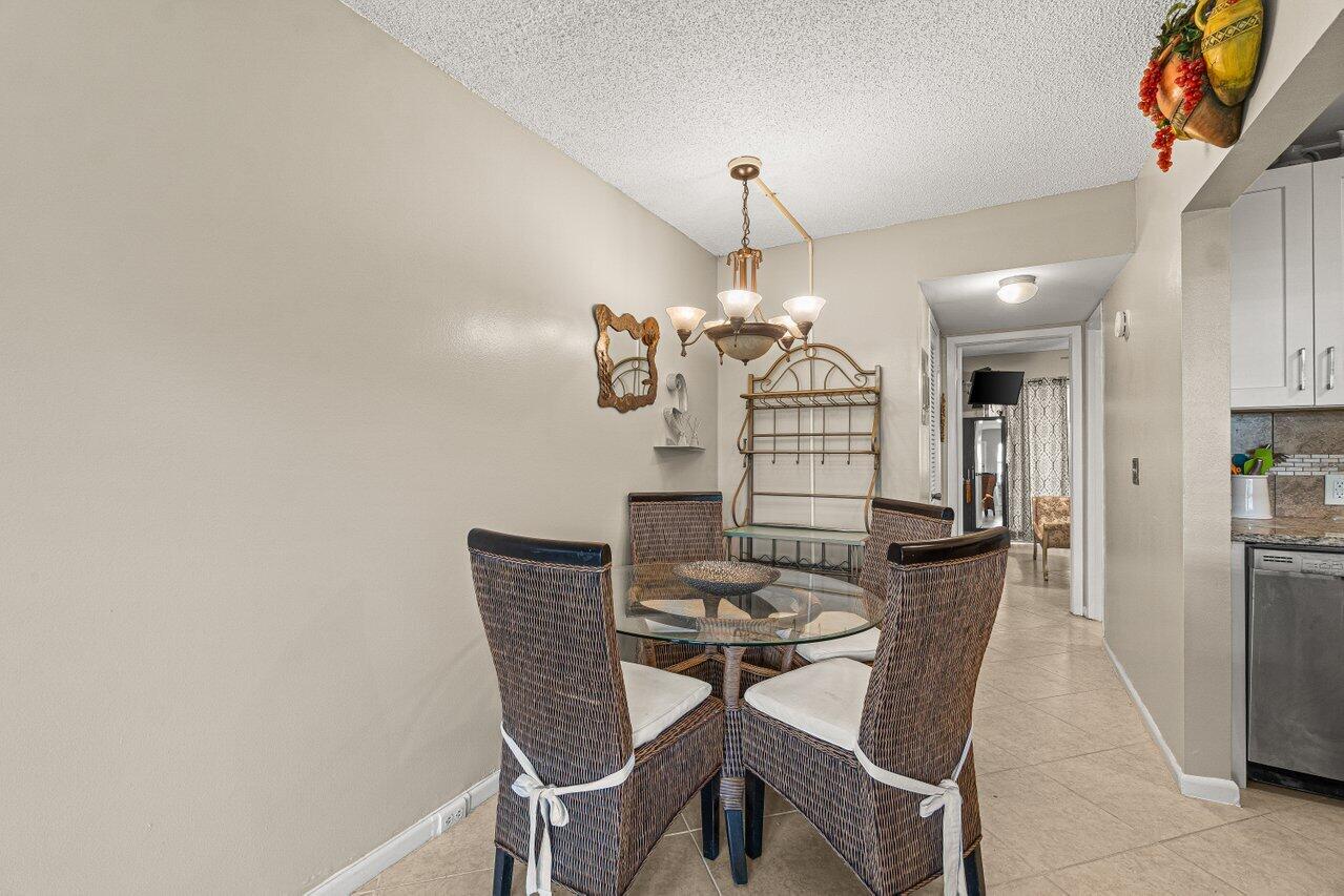 175 Suffolk F Boca Raton, FL 33434 - Photo 8 of 23 008-175SuffolkE-BocaRaton-FL-33434-SMALL
