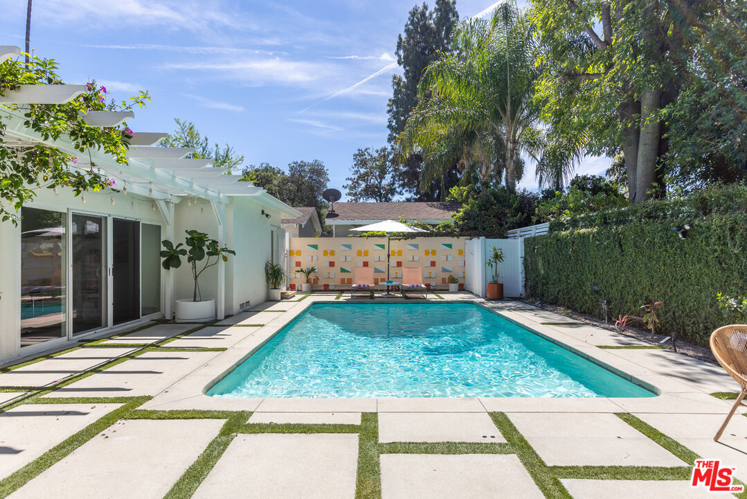5719 Rhodes Avenue Valley Village, CA 91607 - Photo 26 of 55 a view of a yard with plants
