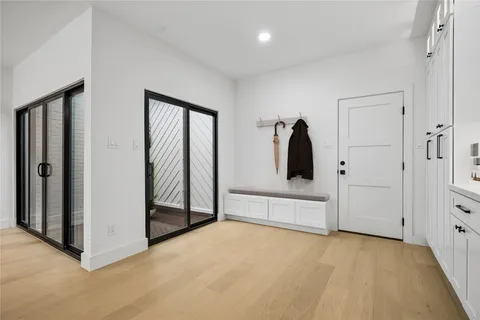 $815,000 | 5056 Academy Street, Houston, TX 77005