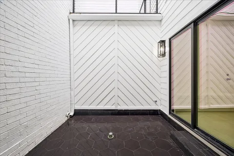 $815,000 | 5056 Academy Street, Houston, TX 77005