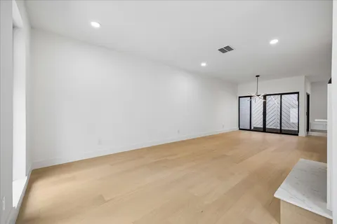 $815,000 | 5056 Academy Street, Houston, TX 77005