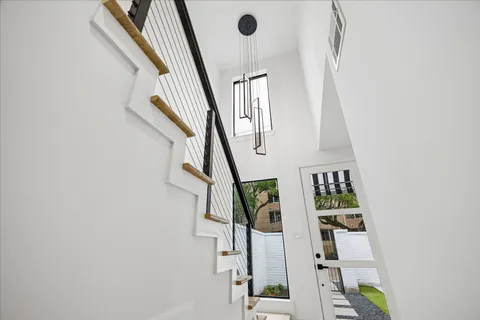 $815,000 | 5056 Academy Street, Houston, TX 77005