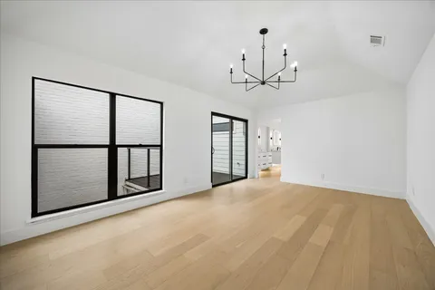 $815,000 | 5056 Academy Street, Houston, TX 77005