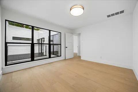 $815,000 | 5056 Academy Street, Houston, TX 77005