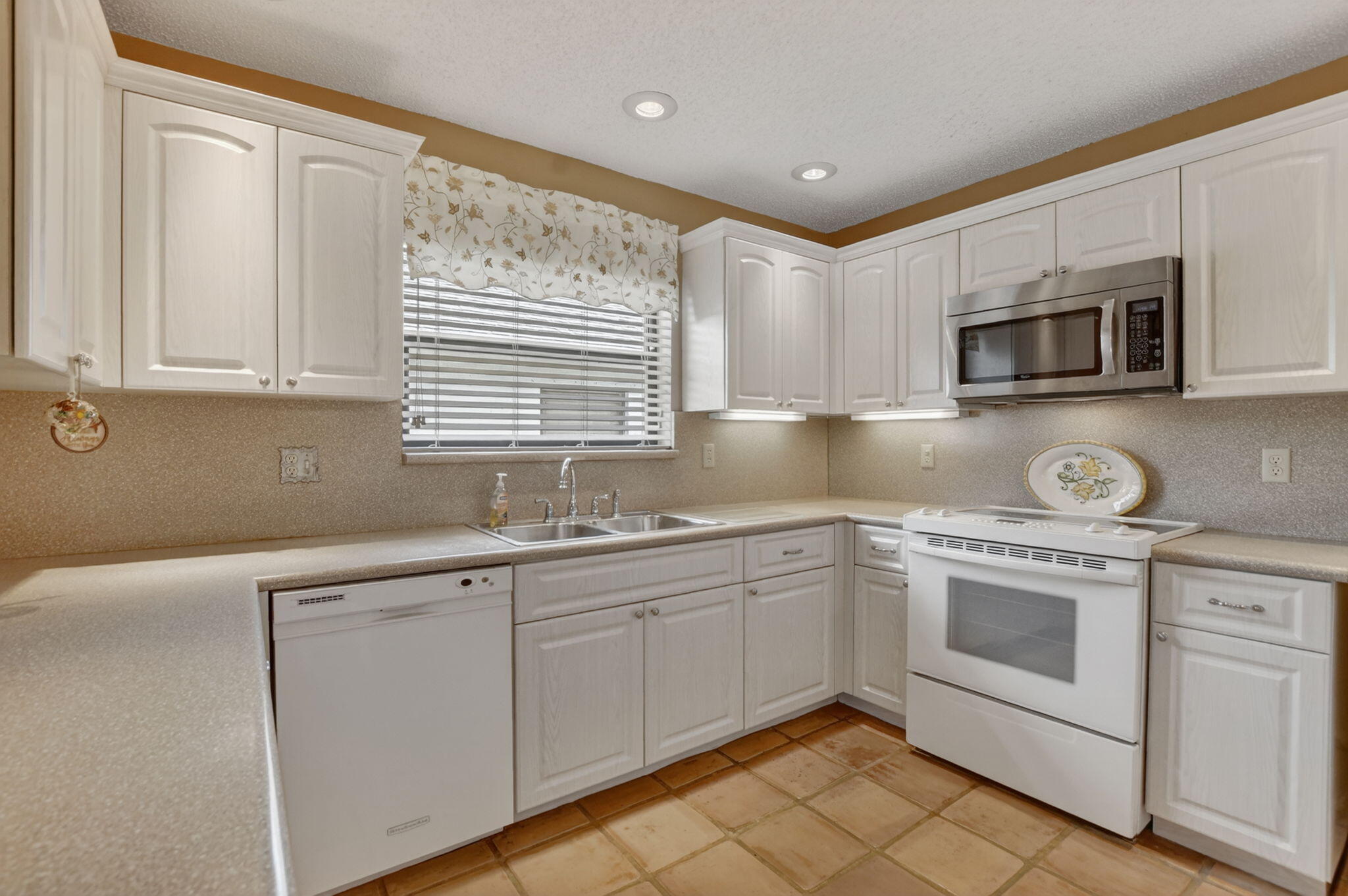 18265 181st Circle South Boca Raton, FL 33498 - Photo 12 of 37 15-web-or-mls-DSC_2796