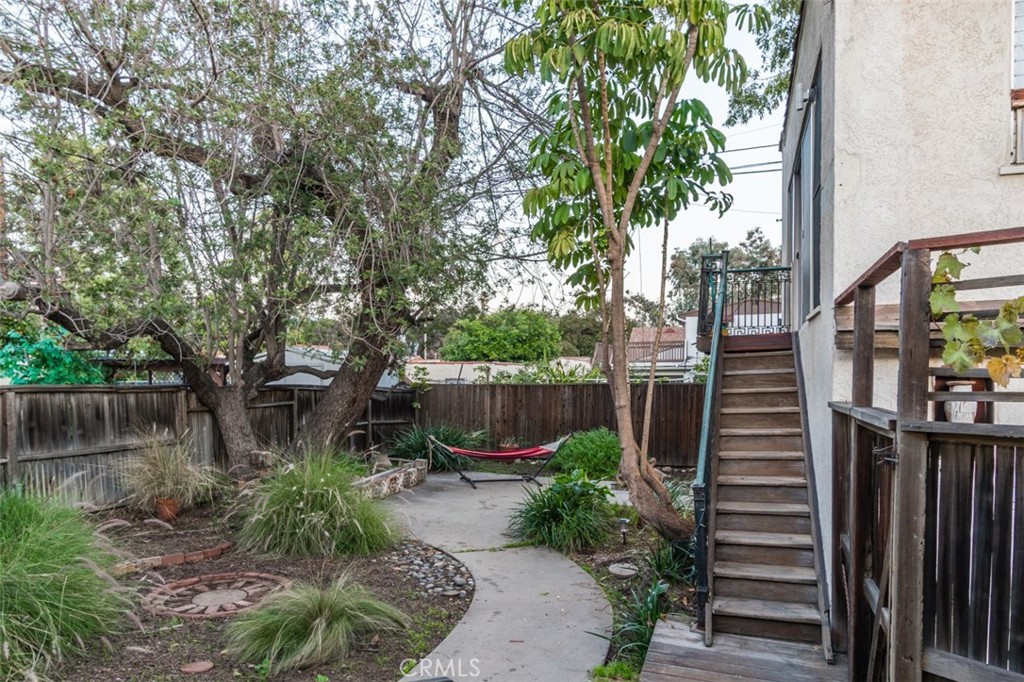 254 South Berkeley Avenue Pasadena, CA 91107 - Photo 26 of 40 a view of a garden from a patio