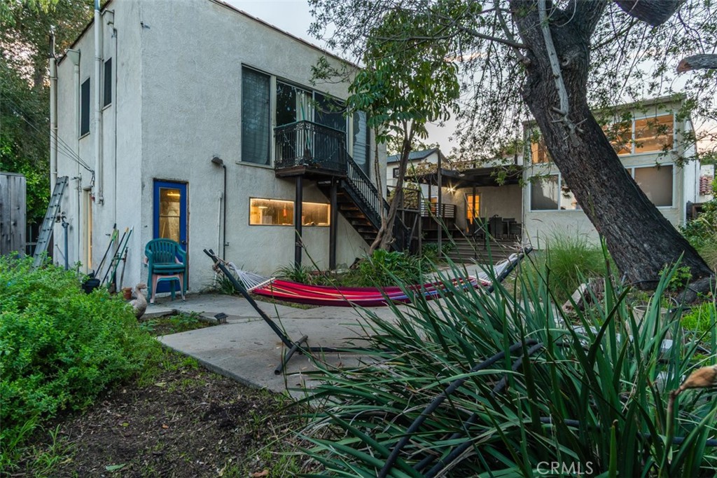 254 South Berkeley Avenue Pasadena, CA 91107 - Photo 28 of 40 a bench sitting in front of a building