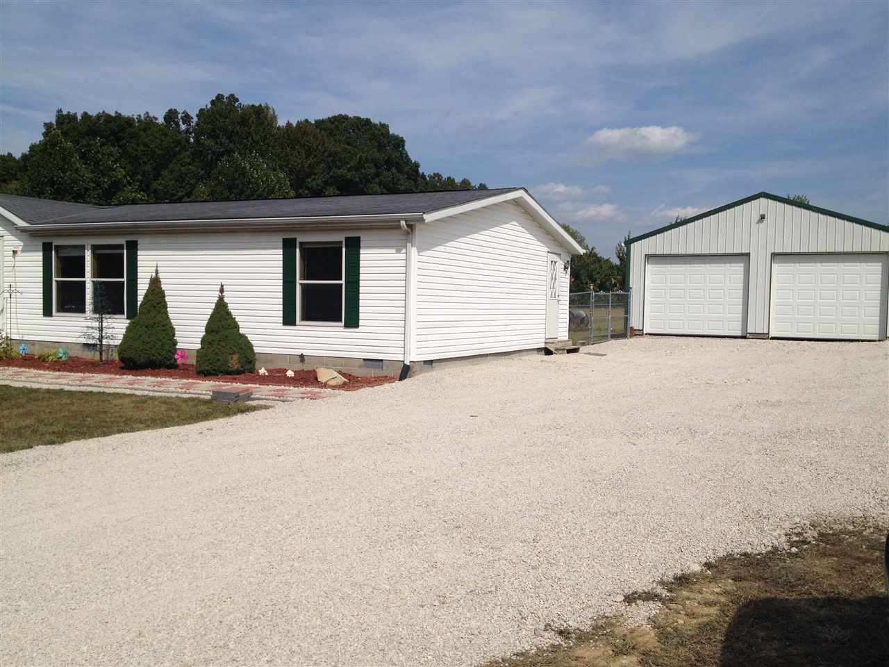 818 North Lowder Road Bloomfield, IN 47424 - Photo 14 of 16