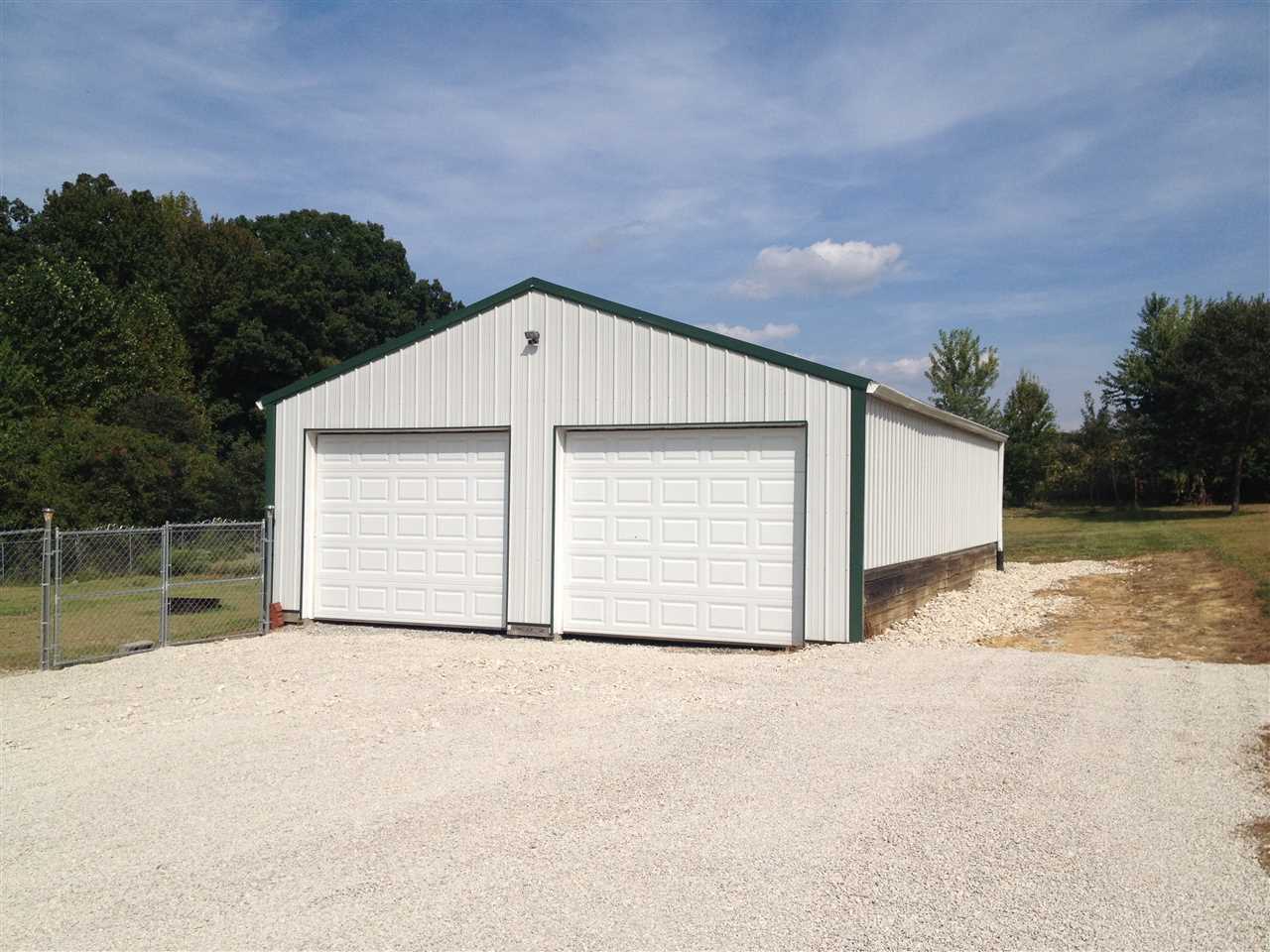 818 North Lowder Road Bloomfield, IN 47424 - Photo 4 of 16
