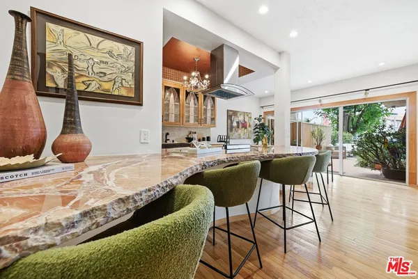 $945,000 | 612 South Barrington Avenue, Unit 213, Los Angeles, CA 90049