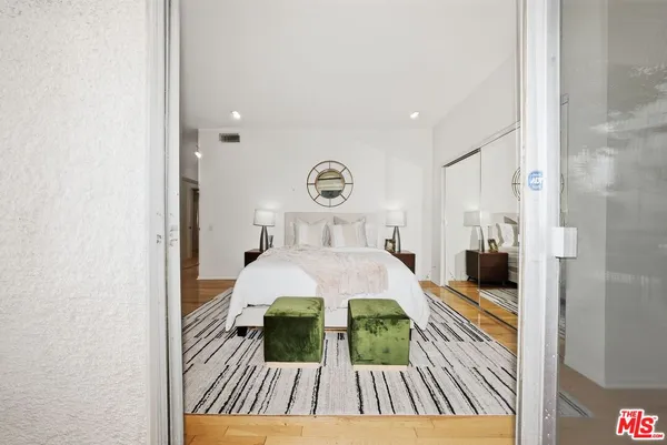 $945,000 | 612 South Barrington Avenue, Unit 213, Los Angeles, CA 90049