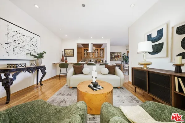 $945,000 | 612 South Barrington Avenue, Unit 213, Los Angeles, CA 90049